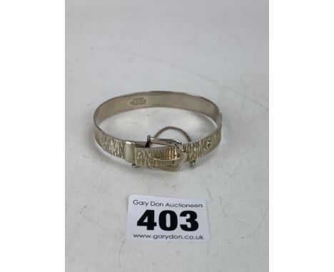 Silver bangle with buckle design, w: 0.6 ozt