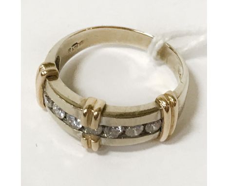 18 CT. YELLOW &amp; WHITE GOLD DIAMOND RING (7 STONES) SIZE K - APPROX. 0.40 CARAT OF DIAMONDS
