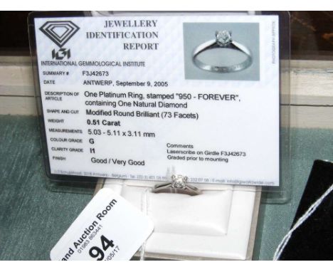 A platinum Solitaire diamond ring with certificate - approx. 0.5 carat