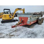 New Idea 3739 Manure Spreader