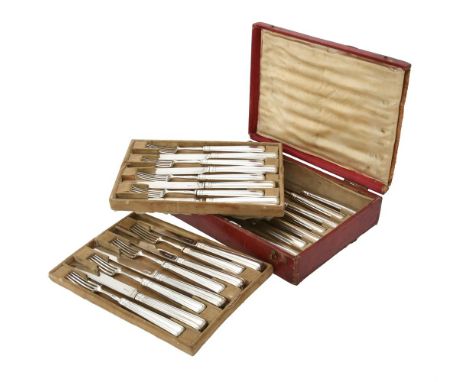 A cased set of twelve silver Harley pattern fruit knives and forks by Moses Brent, London 1810, the knives 22cm (8 3/4in) lon