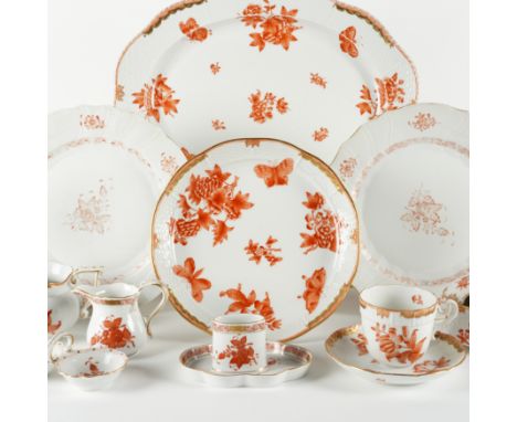 A GROUP OF HEREND `BOUQUET RUST' PATTERN PORCELAINS (21)20th century Comprising; a circular comport, 14cm high; a sugar bowl 