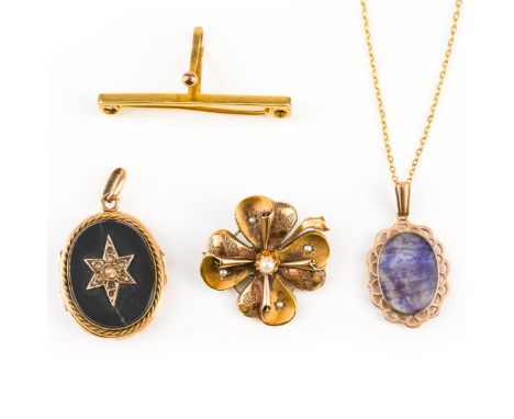 A SELECTION OF JEWELLERY ITEMS (4)Including a pearl set floral brooch in unmarked gold, a bar brooch with a hook to the front