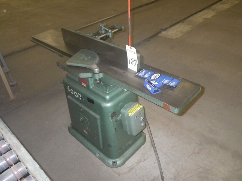 Poitras 8'' Jointer, Serial no. C77 8 1773, Infeed Table 9.5'' x 29