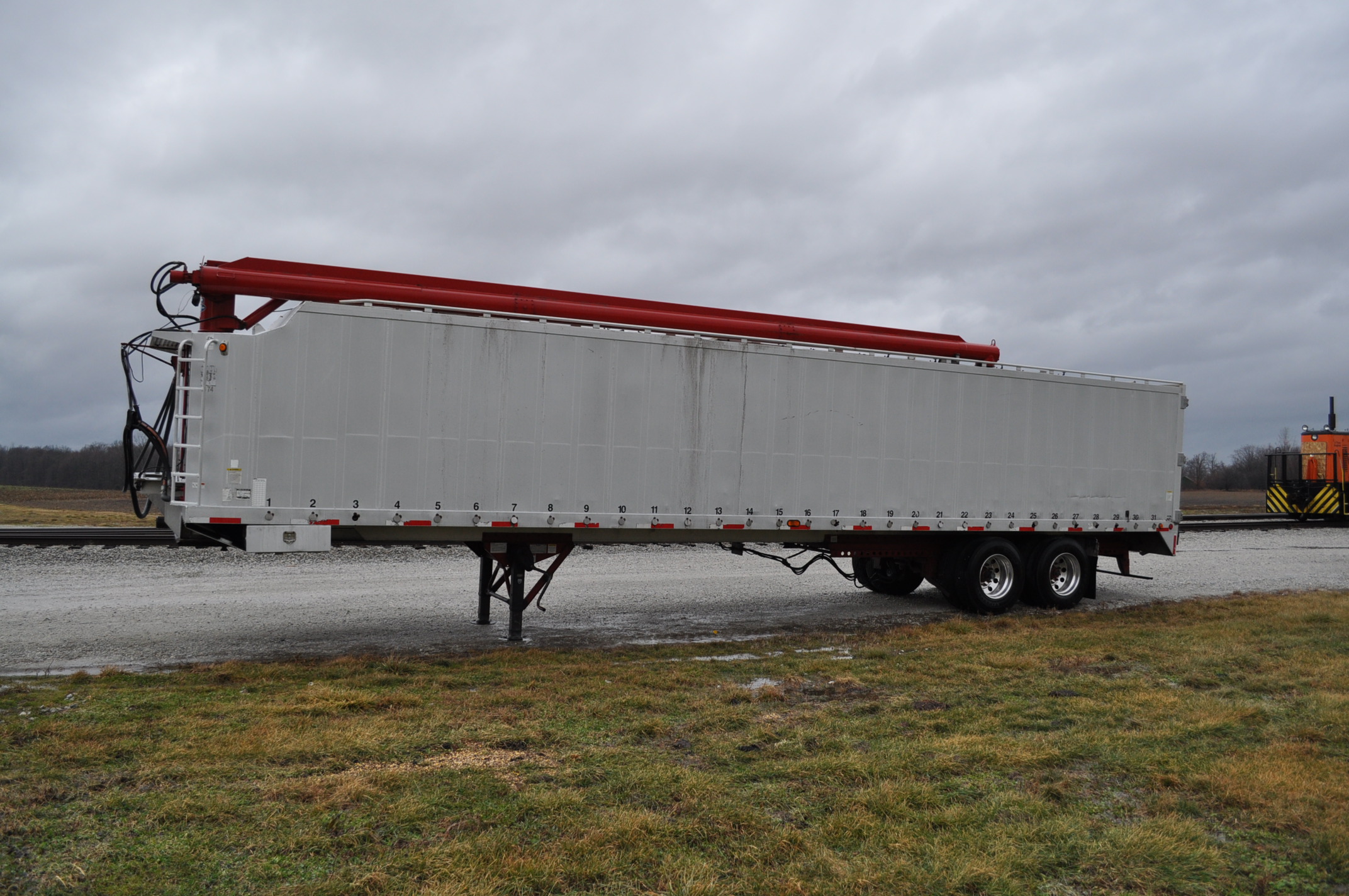 2003 44’ Walinga aluminum bulk/bag combo bulkfeed trailer, sliding