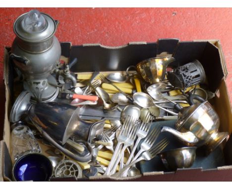 SILVER PLATED THREE PIECE TEAST, COFFEE POT AND A QUANTITY OF FLATWARE ETC