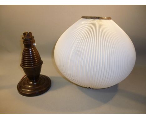 BROWN BEEHIVE BAKELITE LAMP WITH SHADE (H: 40 cm)