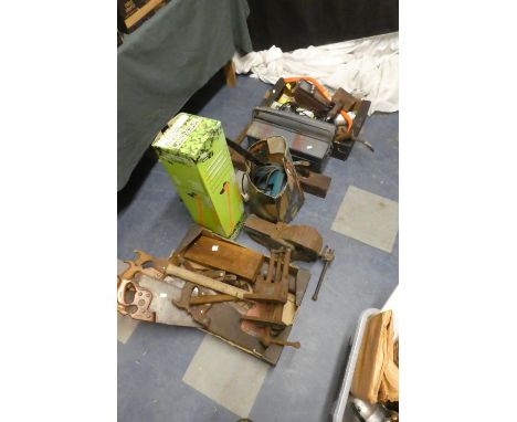 A Collection of Vintage Tools, Tool Box, Vice, Saws etc 