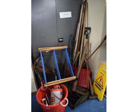 A Collection of Various Garden Tools, Push Mower, Sprayer, Clothes Airer etc 