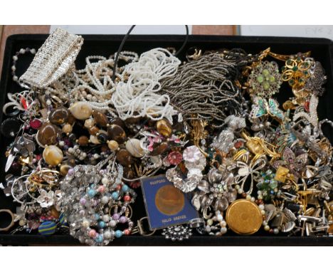 Collection of vintage costume jewellery &amp; others 