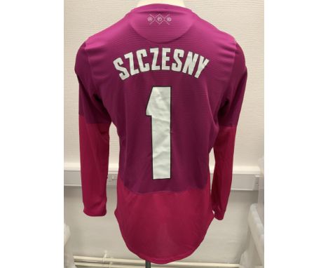 Arsenal 2011/2012 Match Issued Goalkeepers Football Shirt: Pink long sleeve shirt made by Nike with Fly Emirates sponsorship.