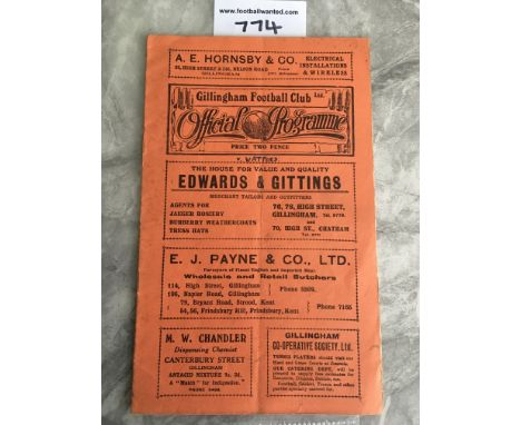 32/33 Gillingham v Watford Football Programme: 3rd Division match dated 13 9 1930. Good with team changes. Watford discreetly