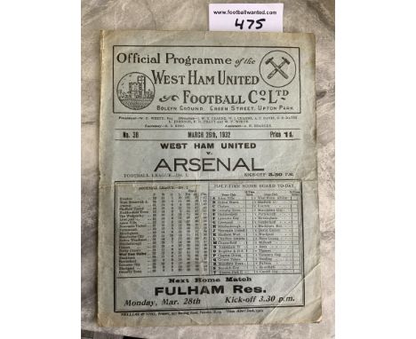 31/32 West Ham v Arsenal Football Programme: No writing but folding evident on this league match. Fair/good.