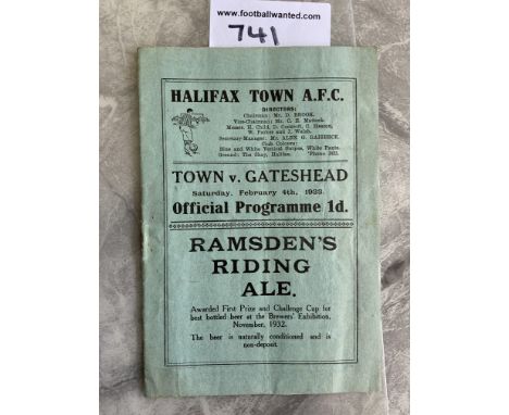 32/33 Halifax v Gateshead Football Programme: Division 3 North match in good condition with no team changes.
