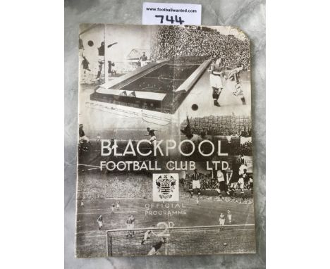 38/39 Blackpool v Everton Football Programme: Top right hand corner missing only affecting border inside and heavy fold. No t