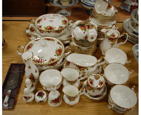 An extensive Royal Albert Old Country Roses pattern part dinner and tea service Condition Report / Extra Information 1st qual