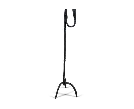 AN IRISH 19TH CENTURY FORGED IRON FLOOR&nbsp;STANDING RUSH LIGHT. 80.5cm high