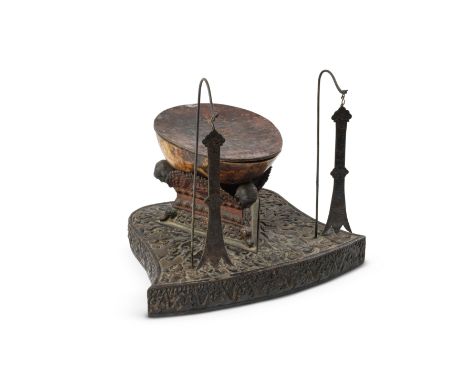 COUPE CRÂNIENNE KAPALA ET MANDALA À OFFRANDES EN ALLIAGE DU CUIVRETIBET, VERS XVIIIE SIÈCLE Himalayan Art Resources item no. 