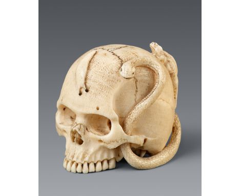 Schädel und sansukumi. Okimono-Netsuke. Elfenbein. 2. Hälfte 19. Jh.Sign. in unregelmäßiger Kartusche: Mitsu (Ko) und kaoDer 