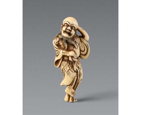 Netsuke des Tekkai Sennin mit windzerzaustem Bart. Elfenbein. 18. Jh.Auf einem Bein im Gleichgewicht stehend, die rechte Hand