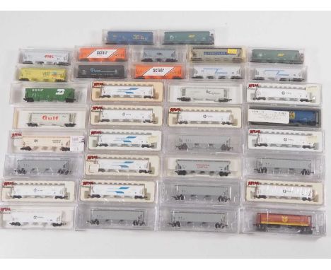 A group of American Outline N gauge covered Hopper cars by ATLAS, INTERMOUNTAIN and others in various liveries - VG/E in VG b