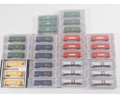A group of American and Canadian Outline N gauge covered Hopper wagon packs by BOWSER and PACIFIC WESTERN RAIL SYSTEMS all se