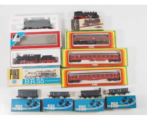 A group of HO gauge German Outline locomotives and rolling stock by LIMA, PIKO and others - G/VG in G boxes (10)