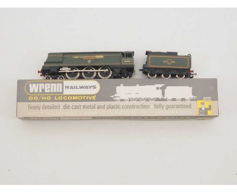 A WRENN OO gauge W2266A Bulleid Pacific steam locomotive in BR green 'City of Wells' (Golden Arrow version) - VG/E in VG box 