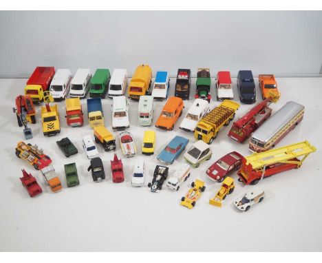 A mixed group of unboxed diecast vehicles by CORGI in varying conditions - F/VG unboxed (Q)