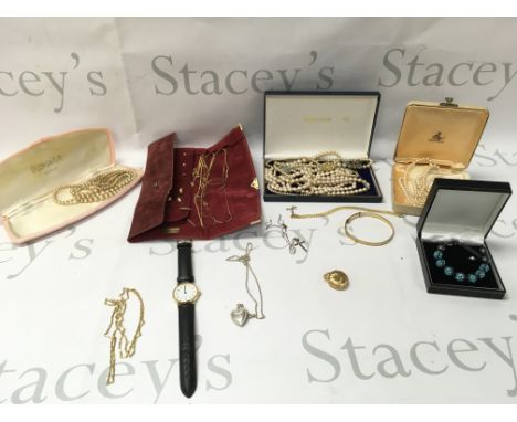 Small collection of costume jewellery including silver items and a rolled gold bangle.