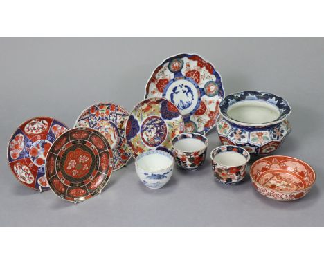 A group of ten items of 19th century &amp; later Japanese porcelain, including a 9” Imari dish, a faceted Imari cache pot, 4½