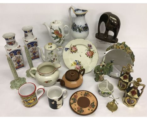 A box of assorted ceramics to include Wade Everlasting candles.  Together with a pair of modern Chinese style vases and two R