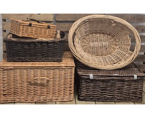 A Selection of Vintage wicker ware Hamper baskets 