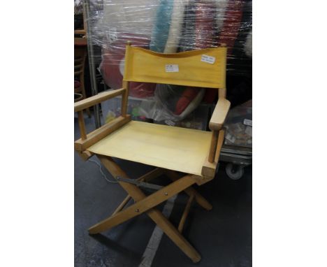 VINTAGE YELLOW DIRECTORS CHAIR / GRADE: UNCLAIMED PROPERTY (DC3)