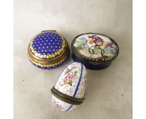 18th century Staffordshire enamelled egg shaped vinaigrette, an 18th century Staffordshire Bilston enamel pill box of oval fo