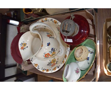 ONE BOX OF  MIXED ITEMS TO INCLUDE OIL LAMP, CAULDON WASH BOWL AND JUG PLUS FURTHER ITEMS