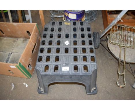 BLACK PLASTIC STEP UP