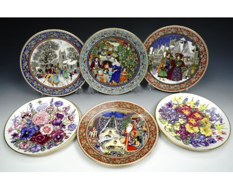 Four Royal Worcester commemorative Christmas plates together with four Royal Kendal plates and one other
