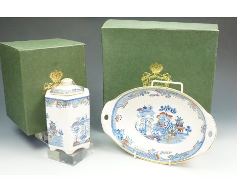 Two boxed Mason's 'Gold Willow' pieces, an oval bowl and a tea caddy.