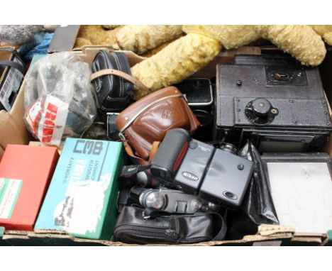 A box of vintage cameras and accessories to include Junior TP Special large format camera and plates