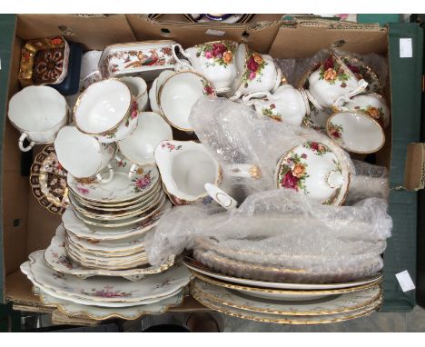 Royal Crown Derby Imari 1128 plate, with hunting cabinet plate, vine plates, posie pattern part tea service, Royal Albert Old