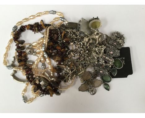 A silver chain, costume jewellery and a watch (1 bag)