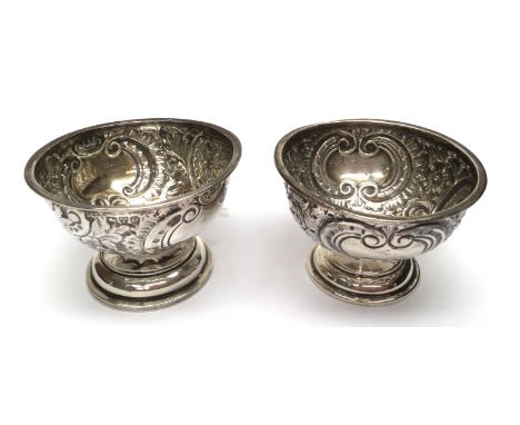 Pair of silver salts/cups, Chester 1899 and Birmingham 1902 (1 a/f)