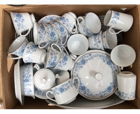 A Sri lankan china dinner and tea service in blue and white (1 box) 