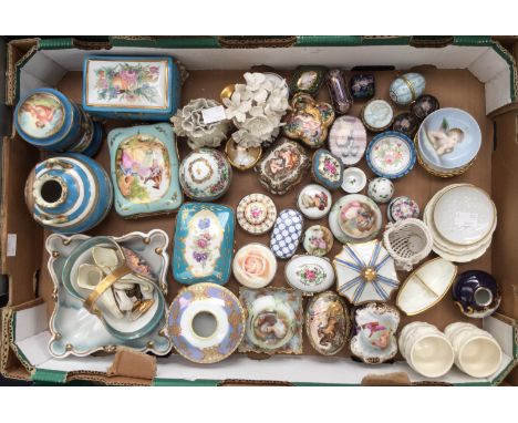 Trinket boxes, snuff boxes, etc, Limoges, Capo di Monte, Cloisonne, Noritake, etc (one box) 