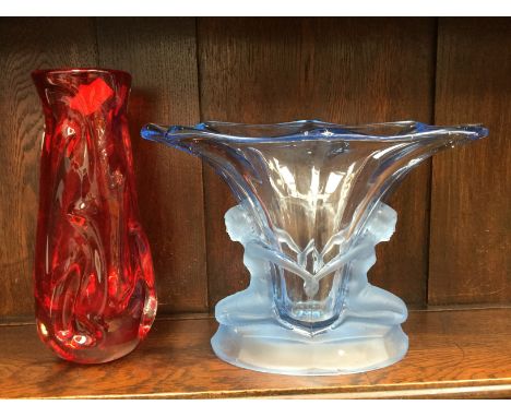 A Whitefriars encased Ruby 9845 knobbly vase 9½ inches approx with a blue Walter and Sohne Windsor vase (2) 