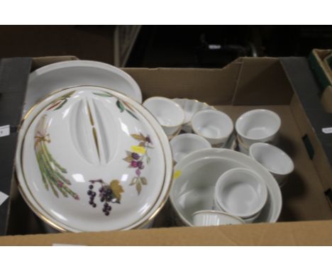 A TRAY OF ROYAL WORCESTER EVESHAM TEA AND DINNERWARE (TRAY NOT INCLUDED)