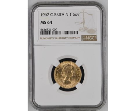 UNITED KINGDOM. Elizabeth II, 1952-2022. Gold sovereign, 1962. Royal Mint. First, laureate head of Elizabeth II facing right;