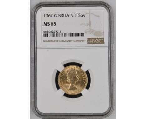 UNITED KINGDOM. Elizabeth II, 1952-2022. Gold sovereign, 1962. Royal Mint. First, laureate head of Elizabeth II facing right;