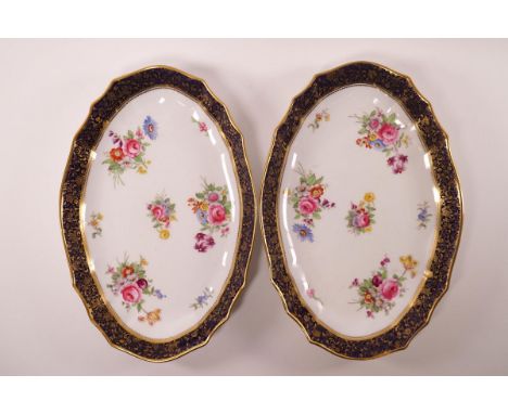 A Spode Copelands part dinner service, comprising eleven plates, 23.5cm diameter, two shallow bowls, 23cm wide and two oval s